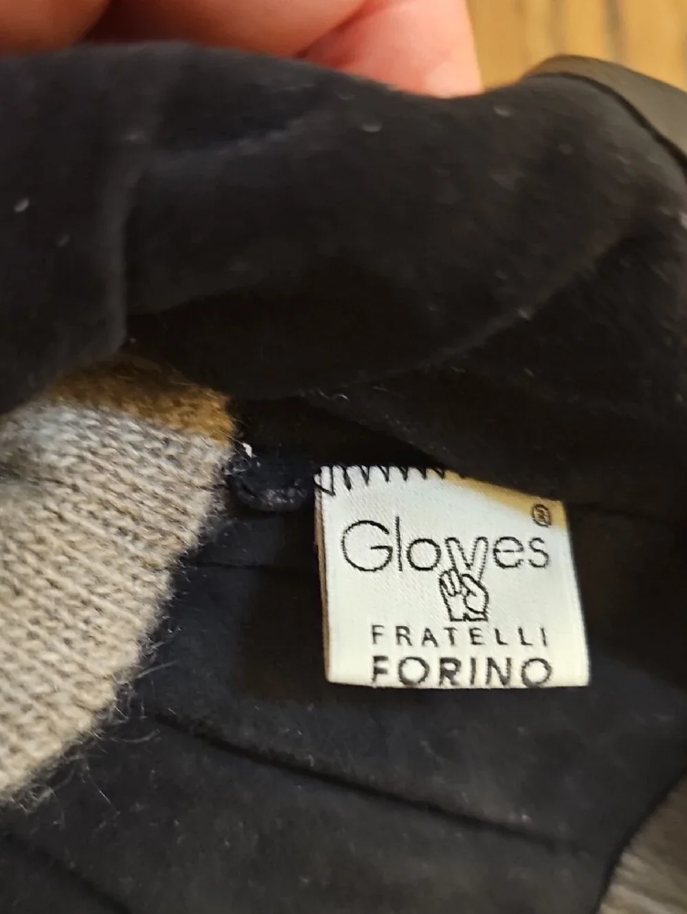 Fratelli Forino Women’s Black Leather Ruffle Cuff Gloves Made In Italy